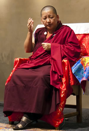 Jetsüun Khandro Rinpoche teaching in Santa Fe