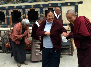 Kunga la's family welcomes Mindrolling Sangyum Kushog to their home..