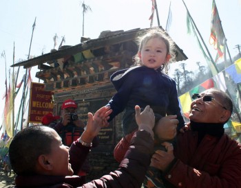 Dungse Rinpoche with Lama Riga la and Thaye Choedron la at Pelela Pass.