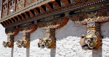 Traditional carving on the exterior of Tharpaling Monastery.