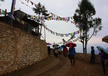 Rainy descent from Drak Karpo.