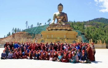 The pilgrimage group gathers for a photo at K&uuml;nsel Phodrang.