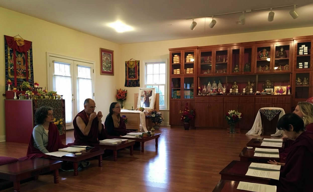 Observing the 10th anniversary of Kyabje Mindrolling Trichen Rinpoche at Mindrolling Lotus Garden in Virginia, US.