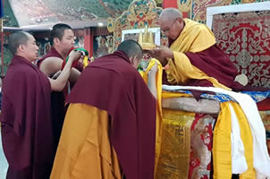 Tenzhug ceremony for HE Khochhen Rinpoche